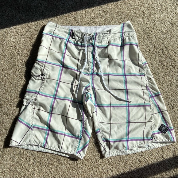 Fox Men’s Board Shorts White Blue Plaid Print - Picture 1 of 5